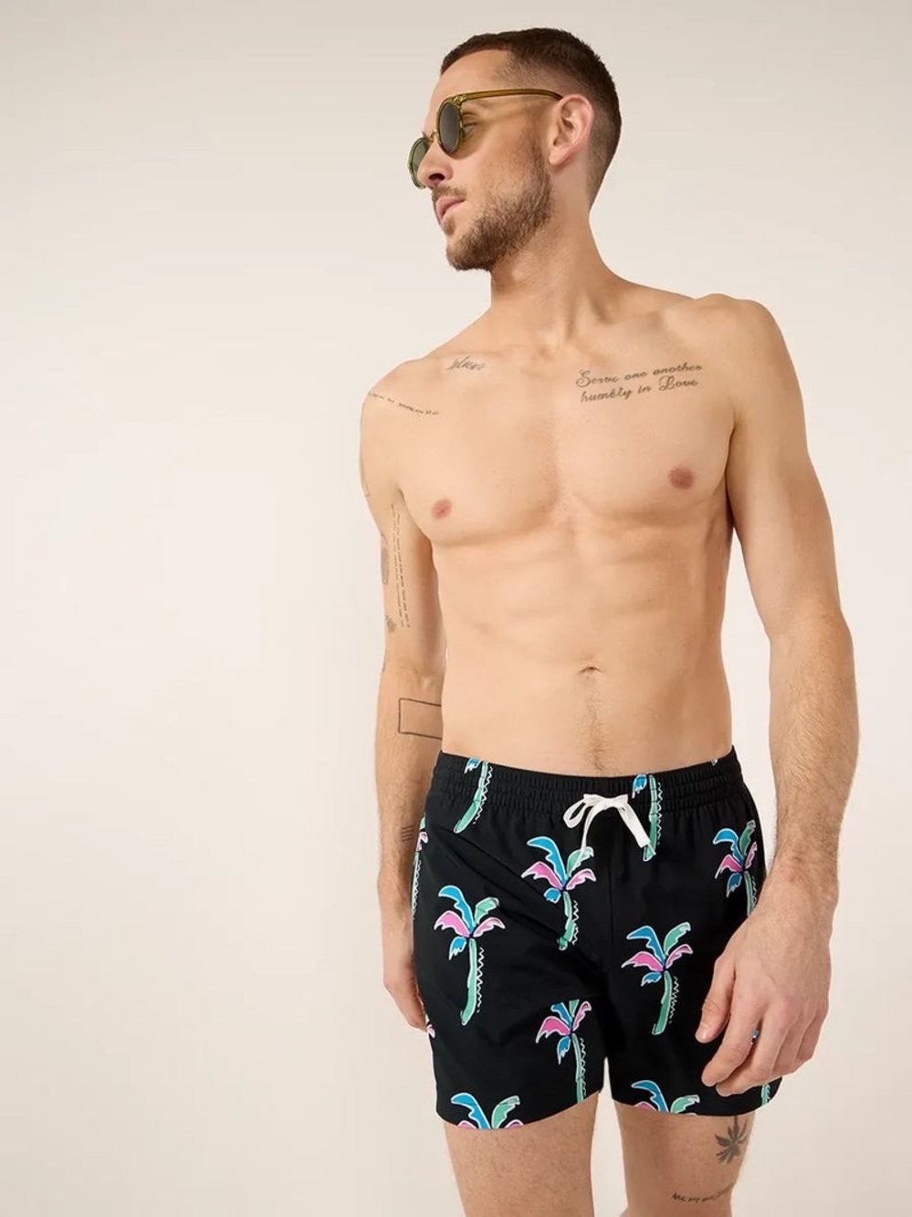 Chubbies Havana nights swim trunks size medium black palms